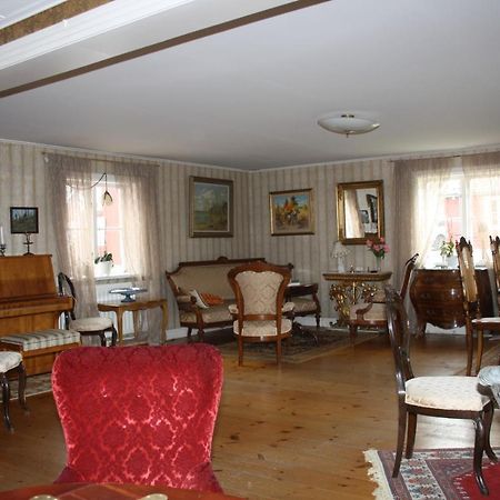 Ladugardens Pub & Sal Apartment Enhorna Екстериор снимка