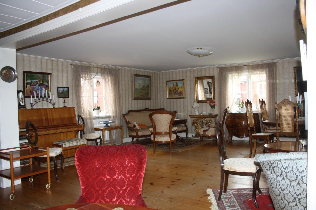 Ladugardens Pub & Sal Apartment Enhorna Екстериор снимка
