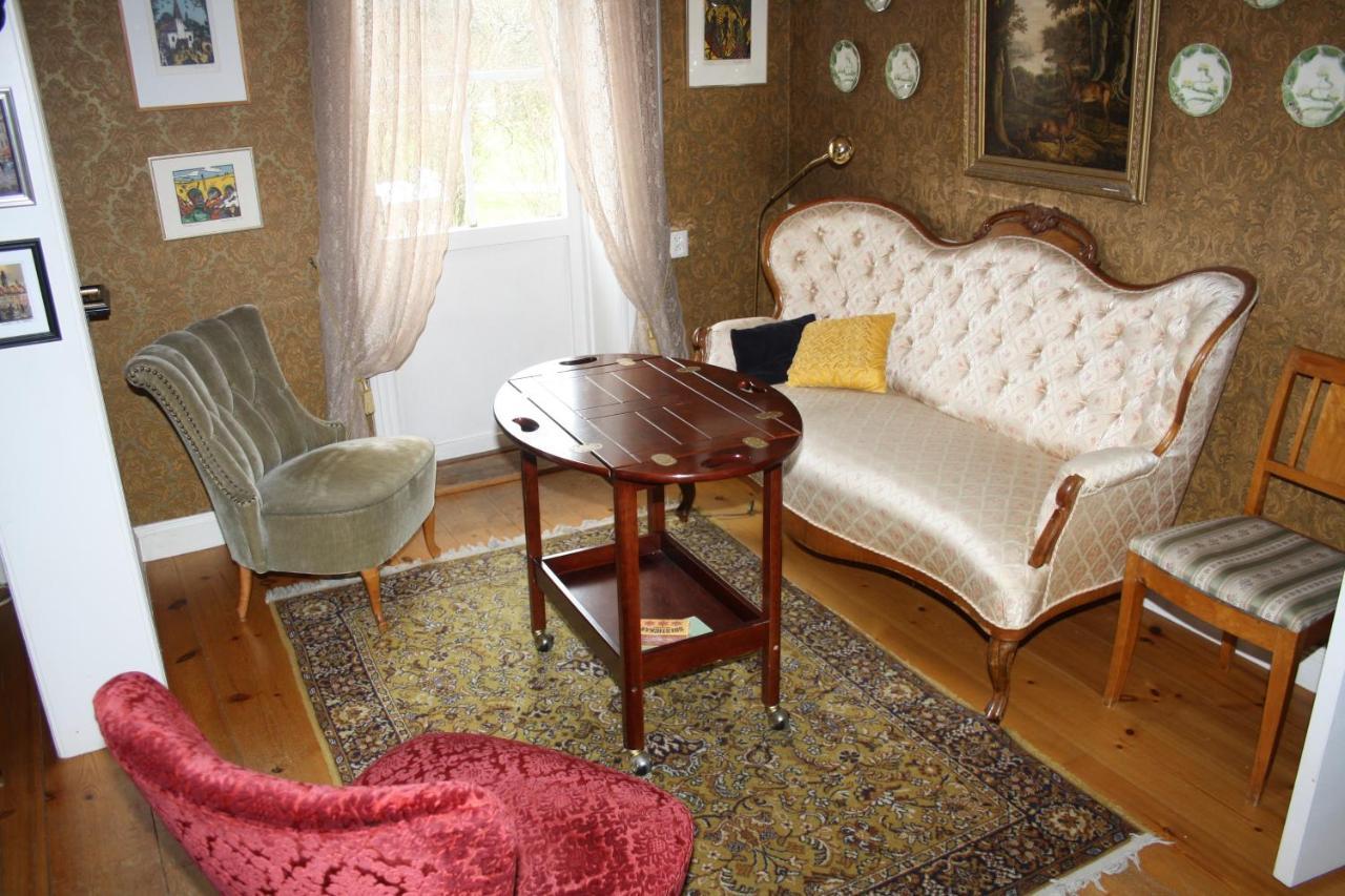 Ladugardens Pub & Sal Apartment Enhorna Екстериор снимка