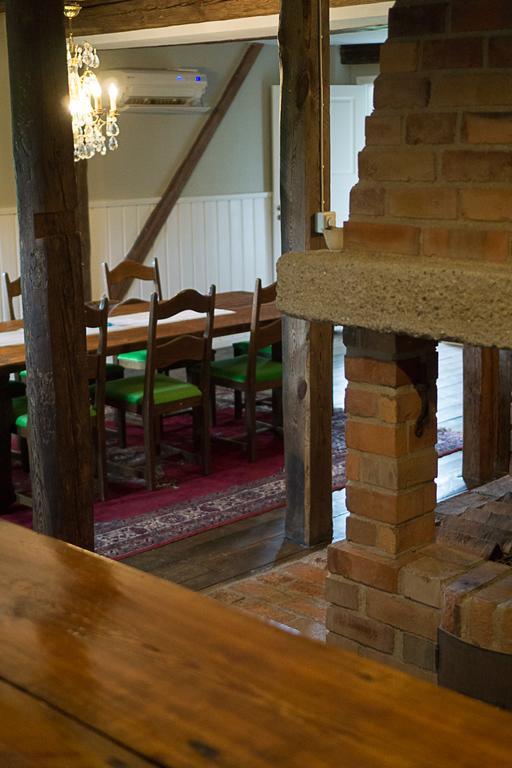 Ladugardens Pub & Sal Apartment Enhorna Екстериор снимка