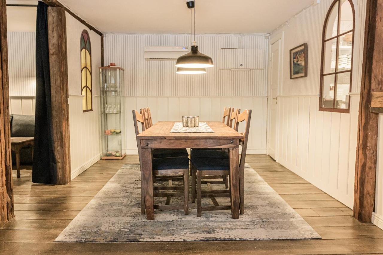 Ladugardens Pub & Sal Apartment Enhorna Екстериор снимка